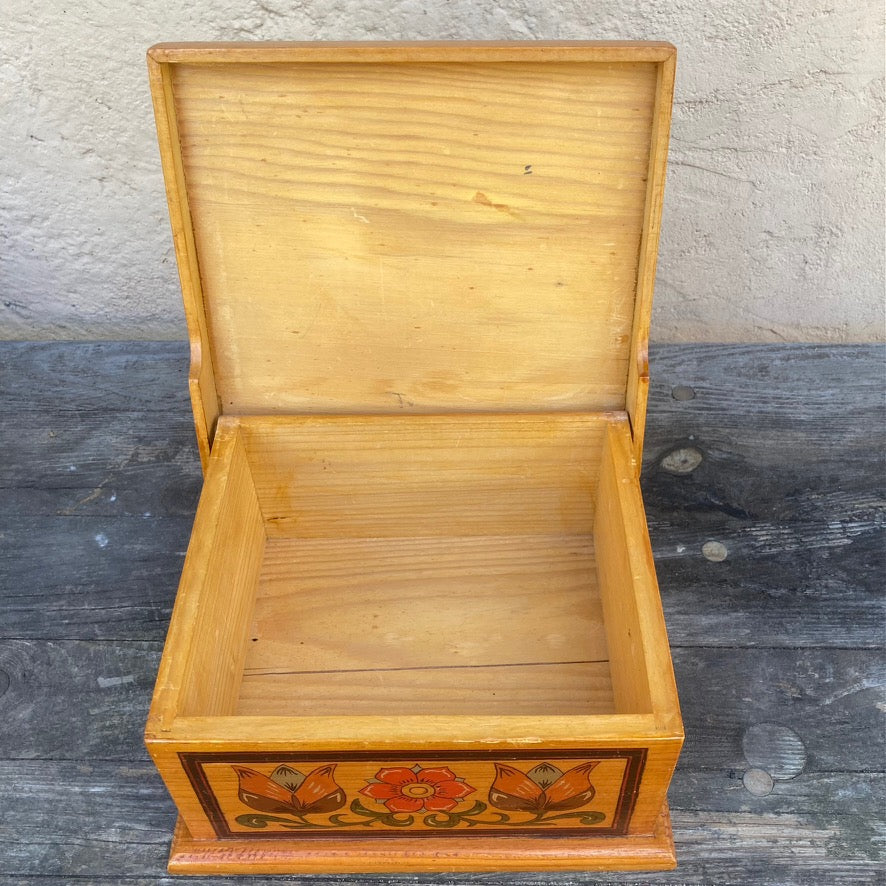 1940s Swiss Vintage Folk Art Keepsakes Woodbox, Artist Signed & Hand Painted